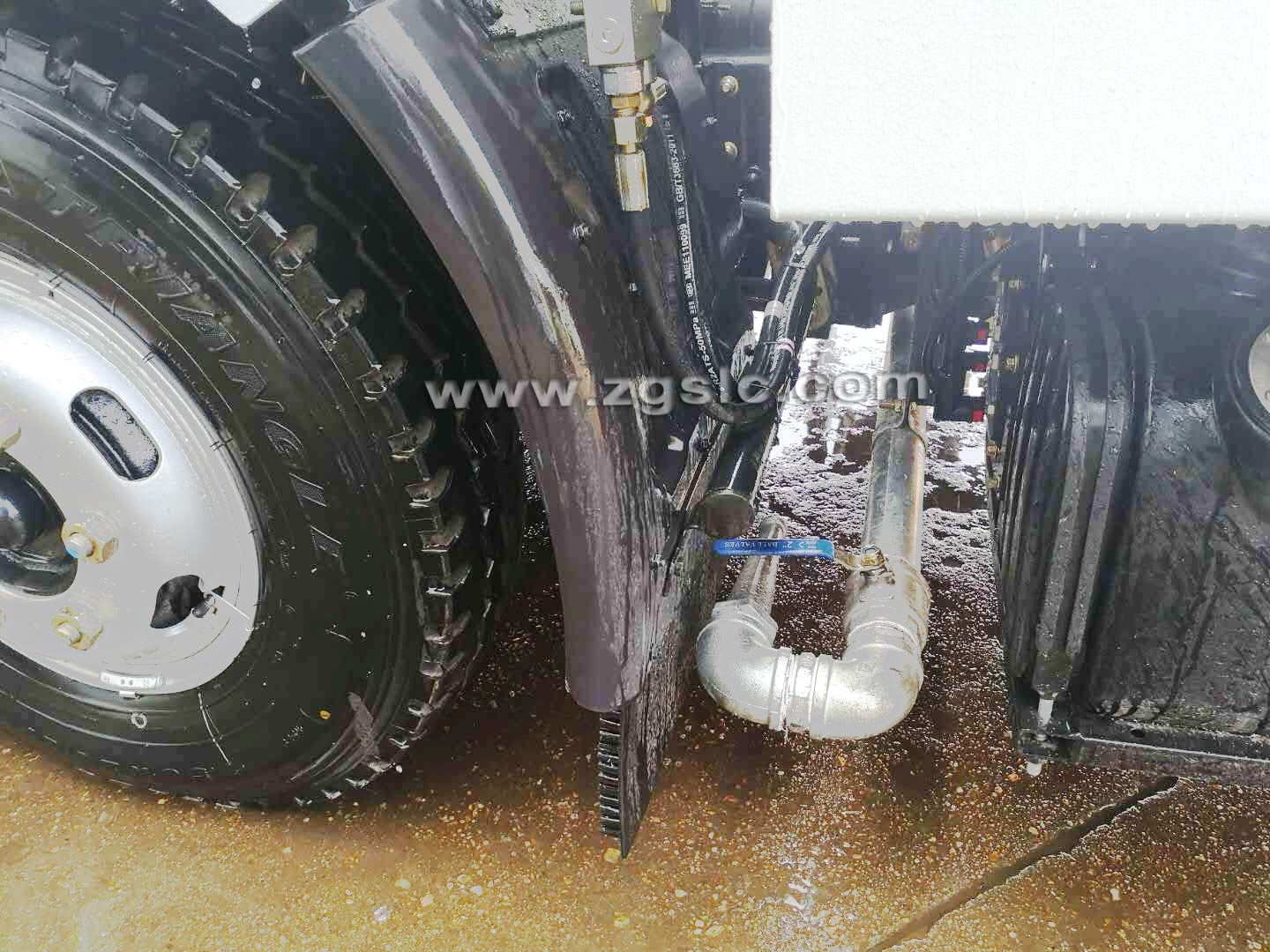 東風(fēng)大多利卡掃路車(國五)