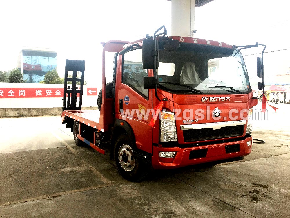 程力重汽豪沃藍(lán)牌挖機(jī)平板運(yùn)輸車（國五）