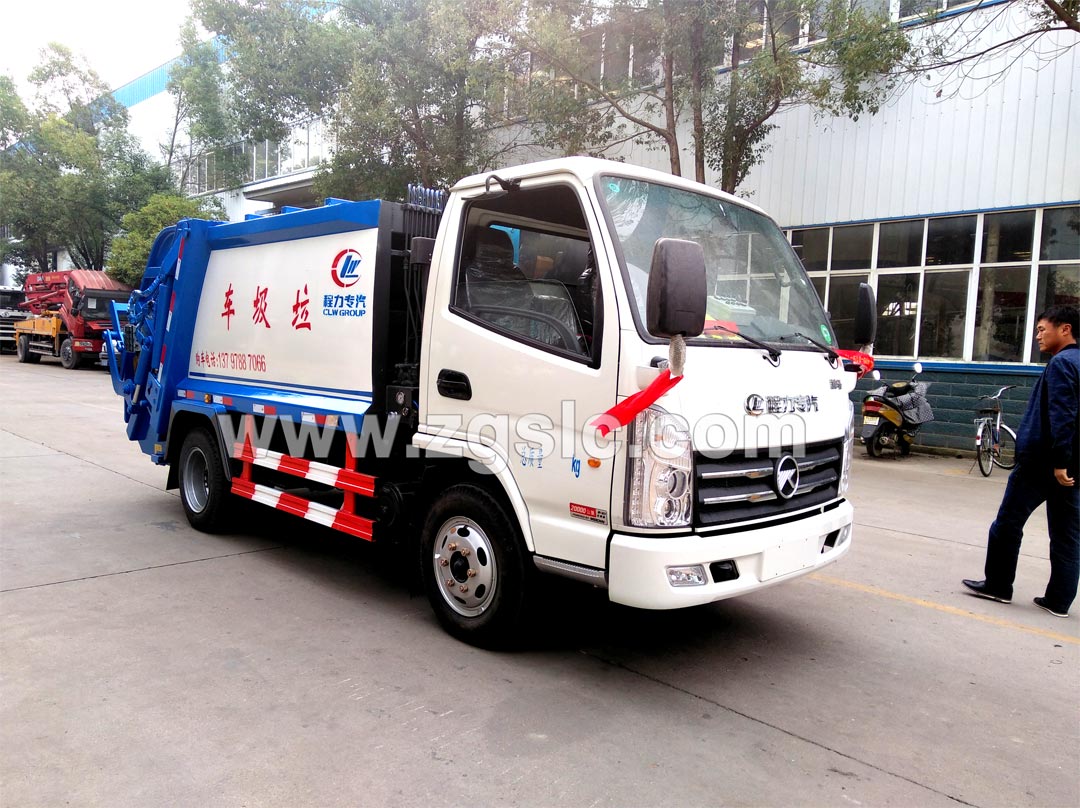 凱馬壓縮垃圾車(chē)_藍(lán)牌壓縮垃圾車(chē)能做多少方?