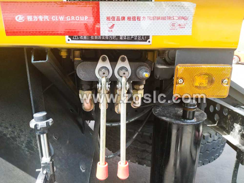 湖北程力東風天龍吸污車(國五)