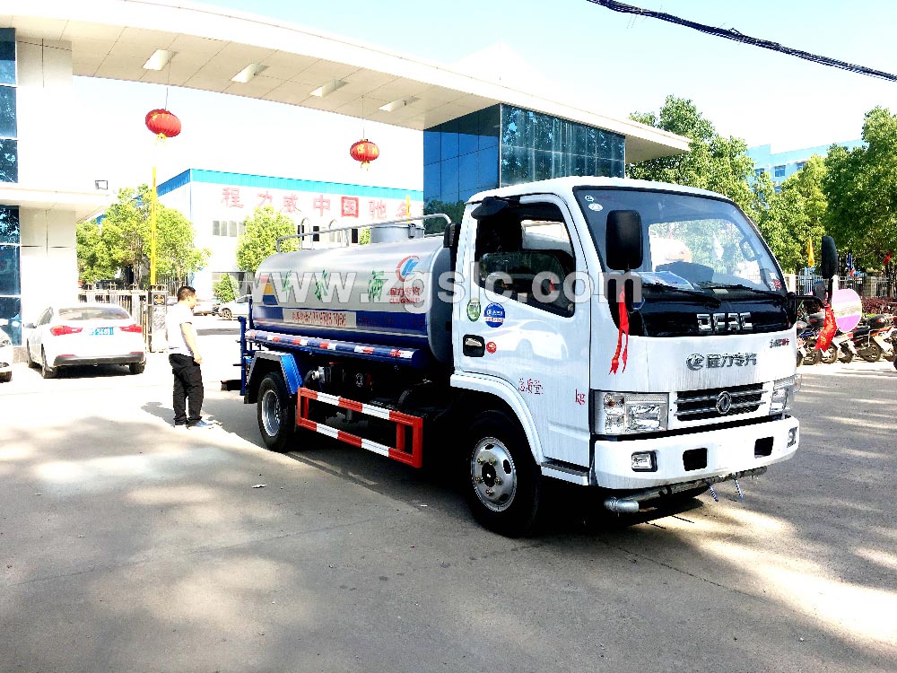 程力東風小多利卡5方灑水車黃牌(國五)