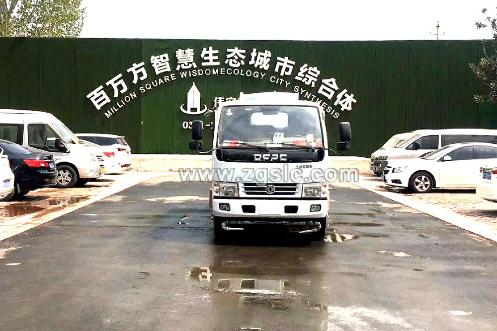 程力東風(fēng)小多利卡藍(lán)牌抑塵/噴霧車(國(guó)五)