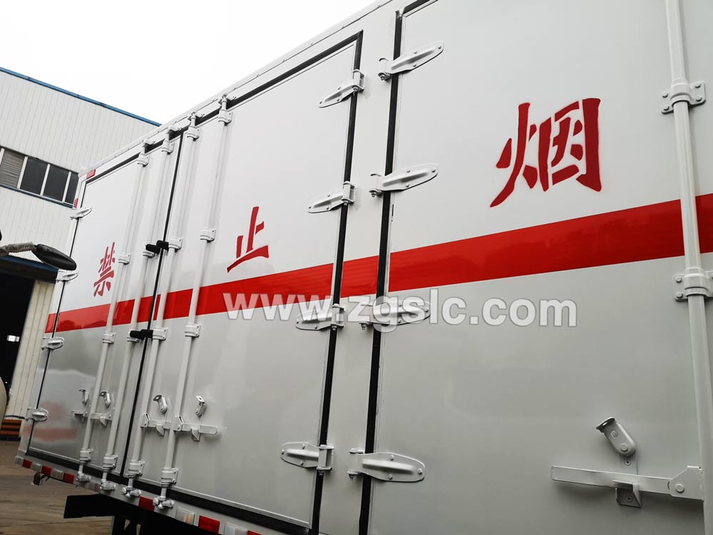 東風乘龍爆破器材運輸車(國五)