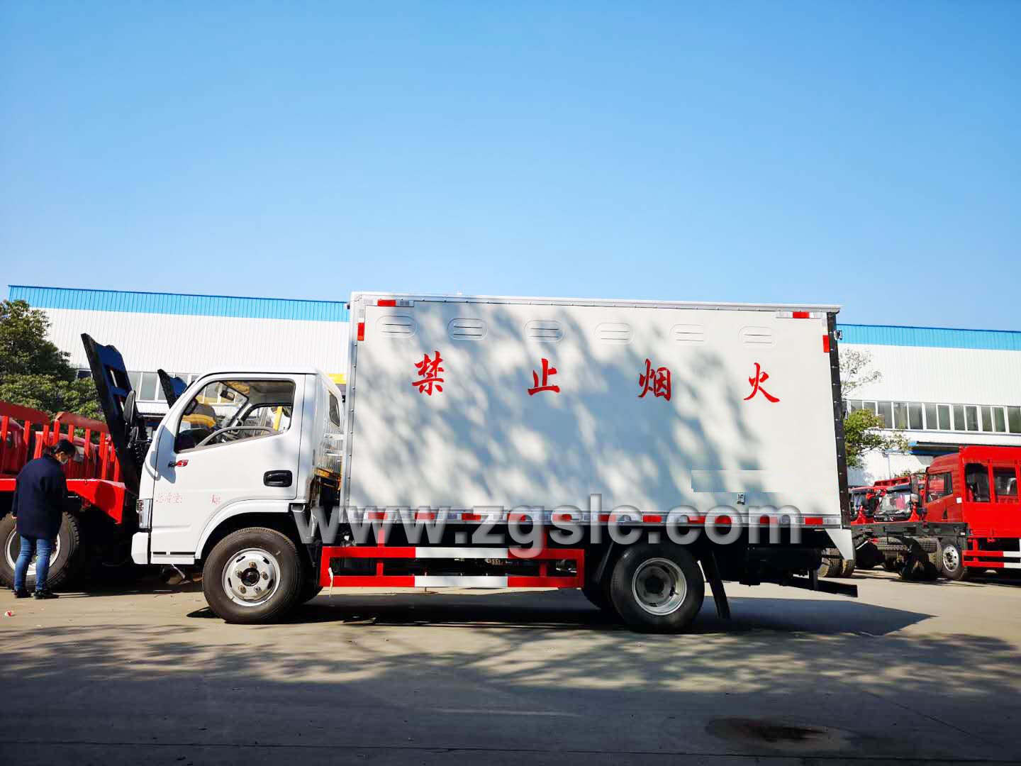 東風小多利卡爆破器材運輸車(國五)