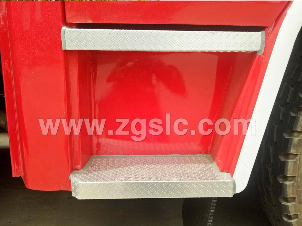 東風(fēng)天錦雙排水罐消防車(國(guó)五)