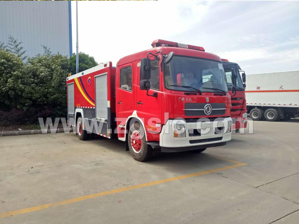東風(fēng)天錦雙排水罐消防車(國(guó)五)