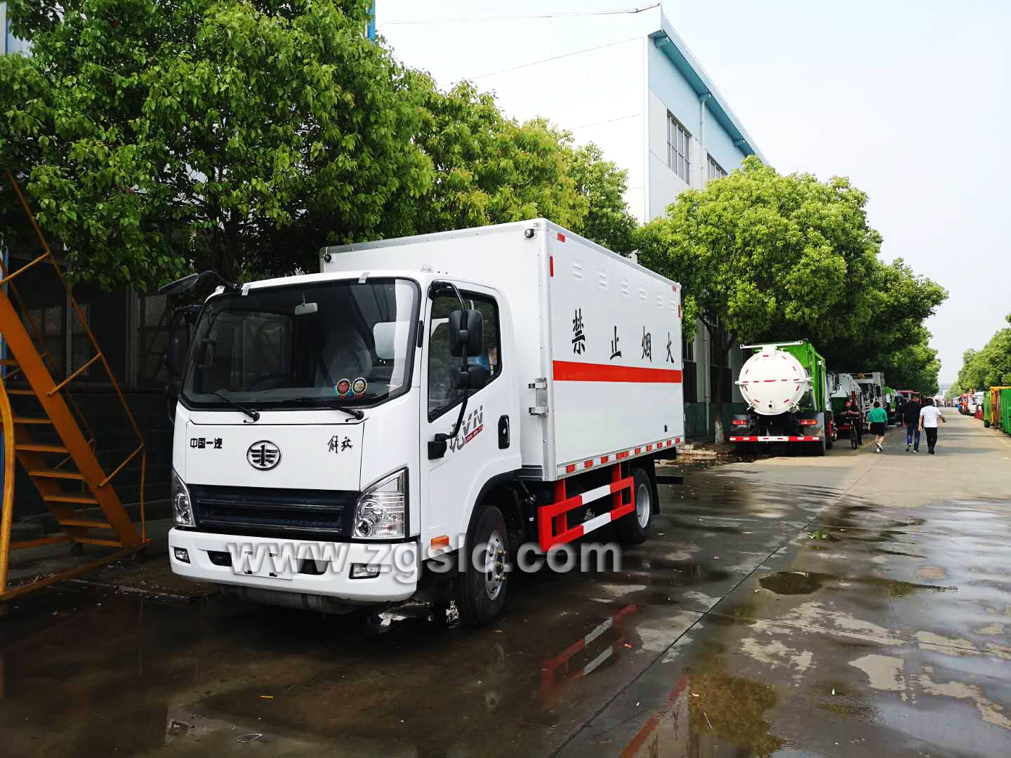 湖北程力解放虎威爆破器材運(yùn)輸車(國五)