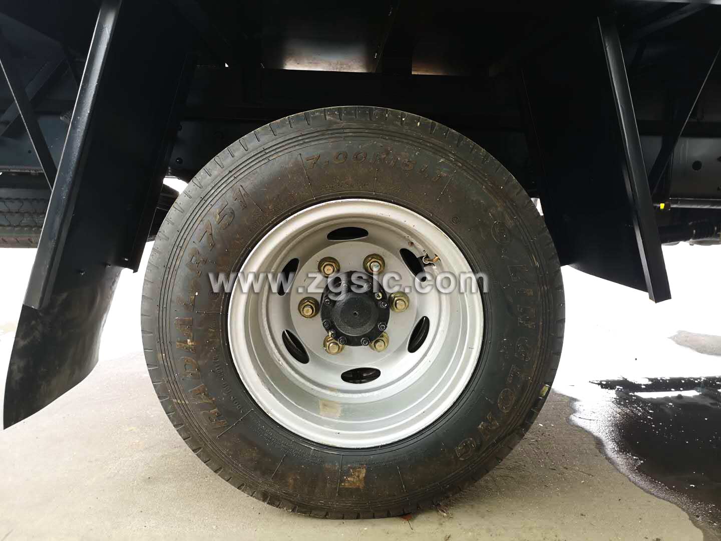 湖北程力解放虎威爆破器材運(yùn)輸車(國五)