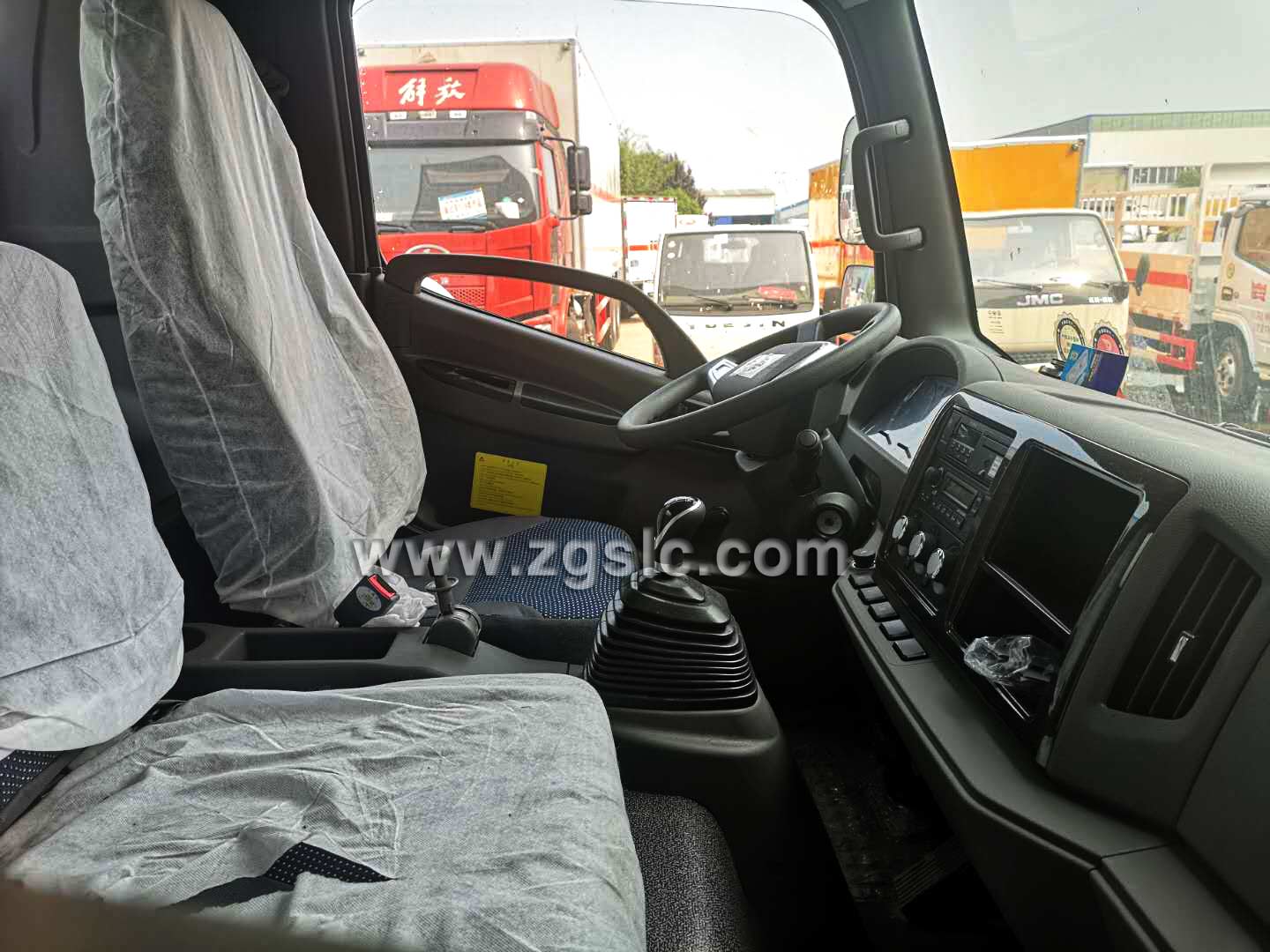 湖北程力解放虎威爆破器材運(yùn)輸車(國五)