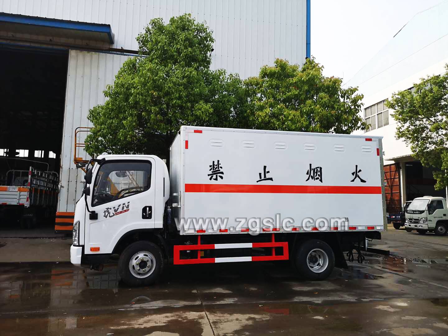 湖北程力解放虎威爆破器材運(yùn)輸車(國五)