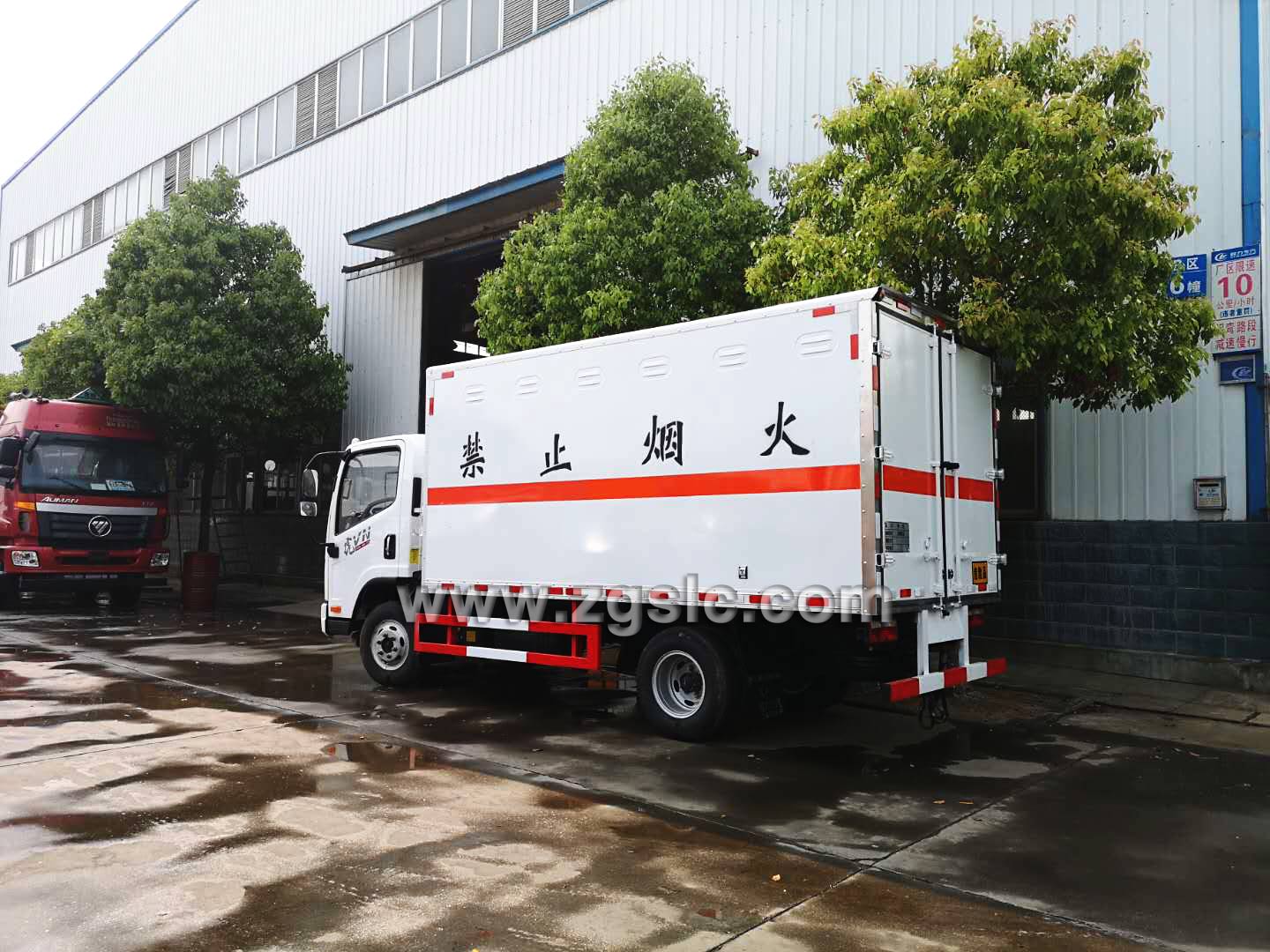 湖北程力解放虎威爆破器材運(yùn)輸車(國五)