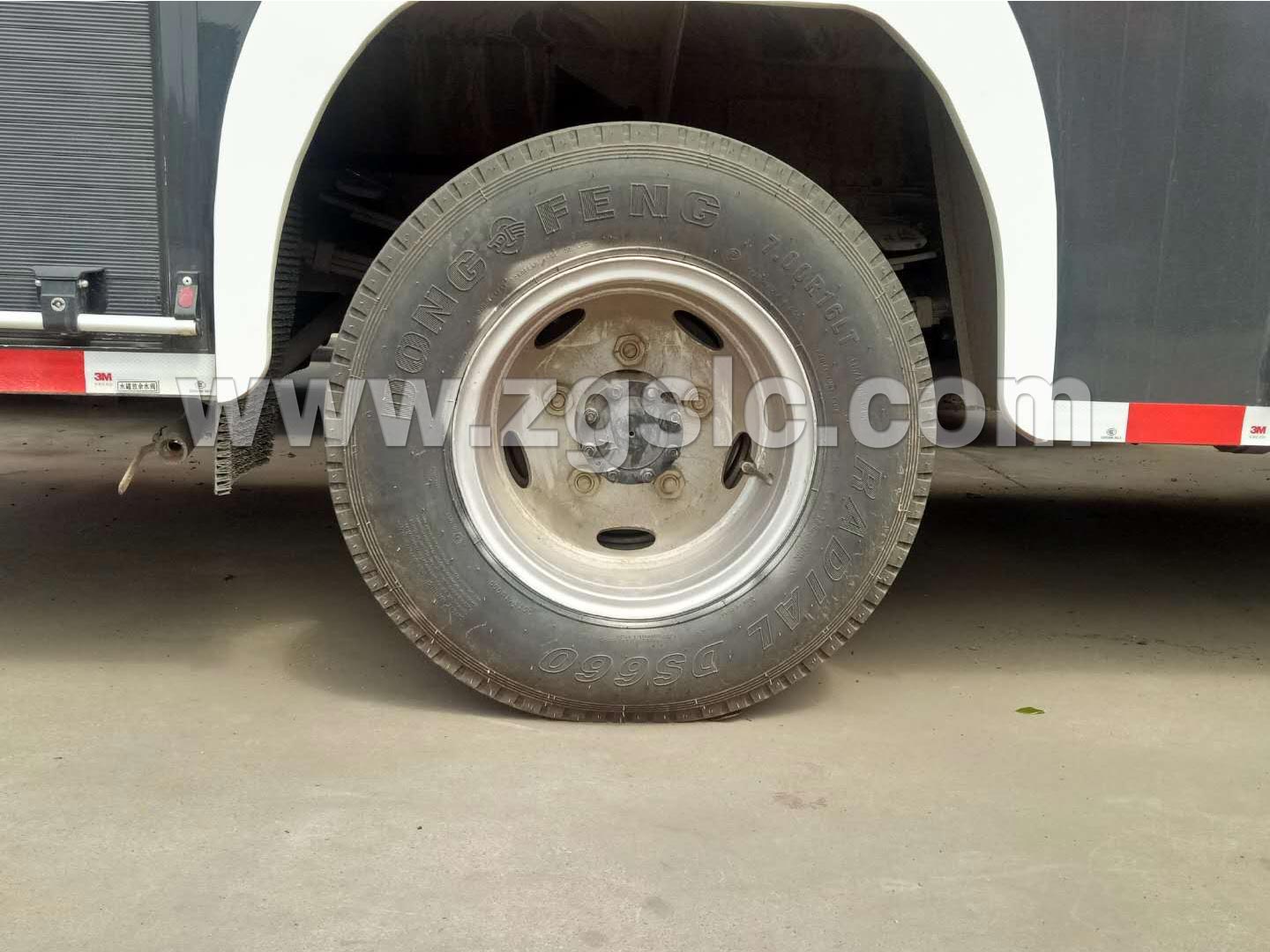 東風凱普特雙排水罐消防車 (國五)