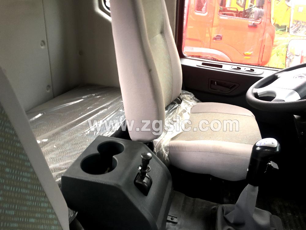 程力黃牌東風特商后八輪平板運輸車(國五)