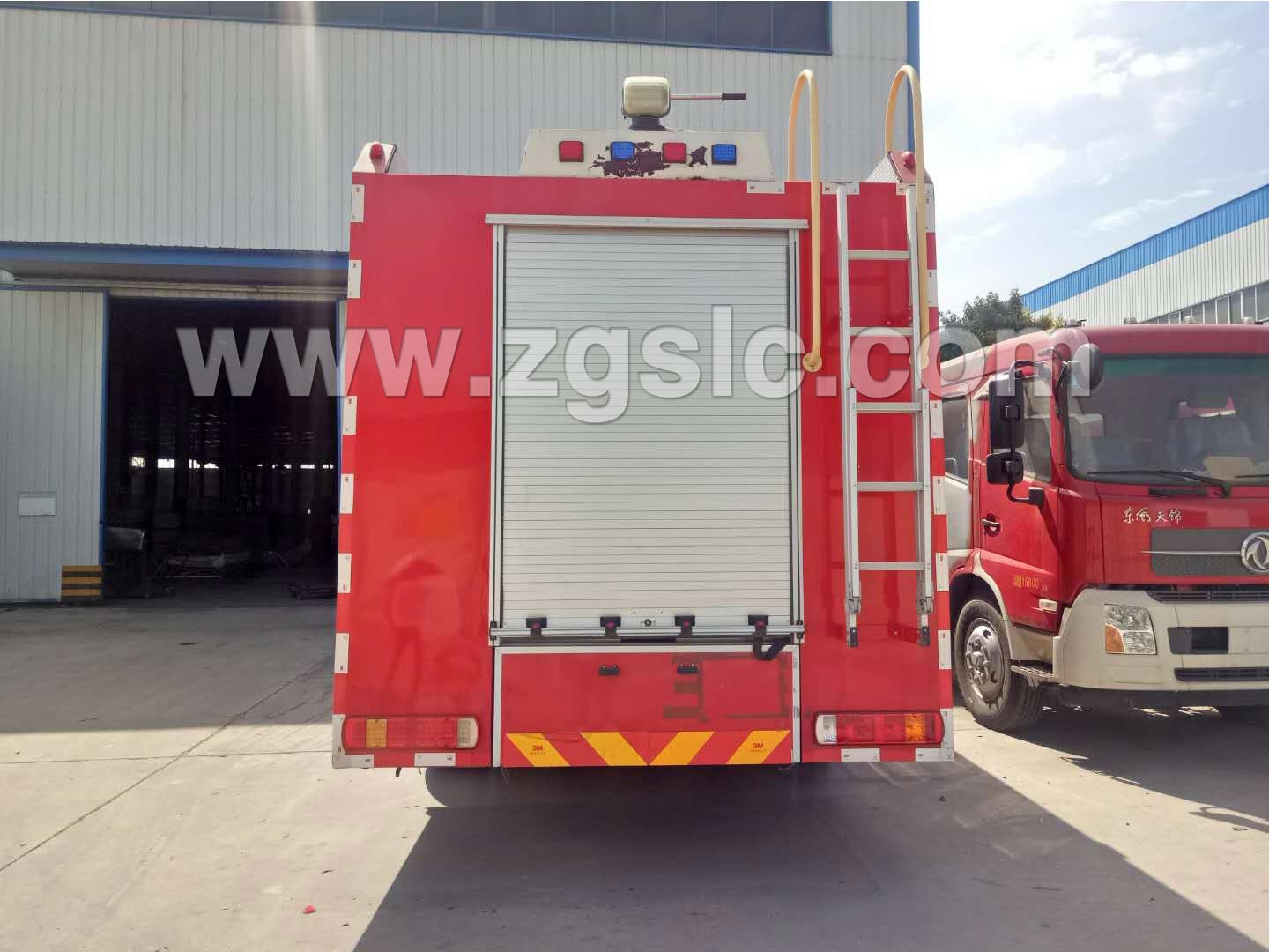 重汽豪沃干粉泡沫消防車(國五)