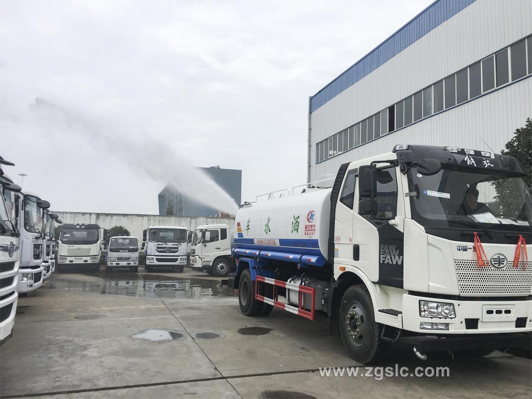 灑水車(chē)廠家直銷(xiāo)