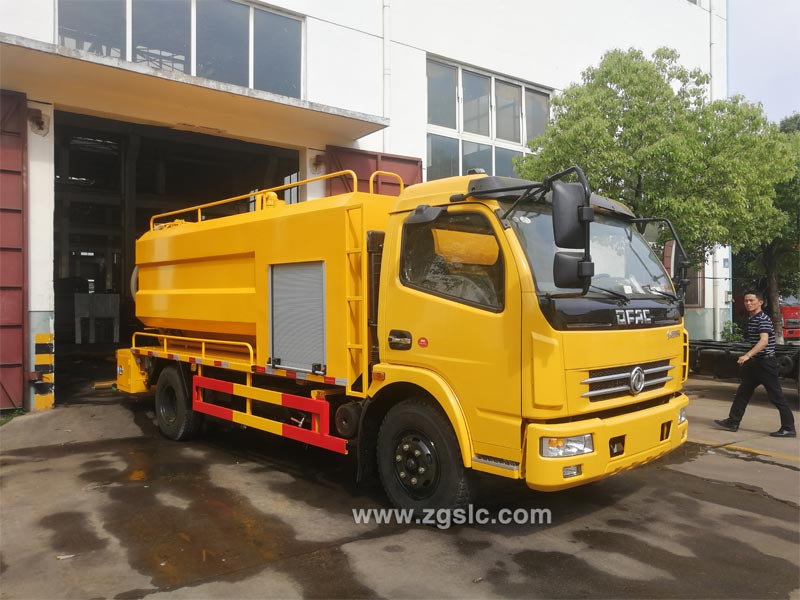 湖北程力集團清洗吸污車遠見聞名，深受廣大客戶追捧的多功能寶車！