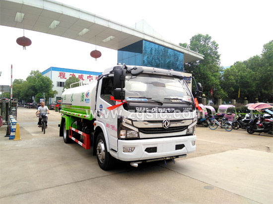 國六灑水車圖片