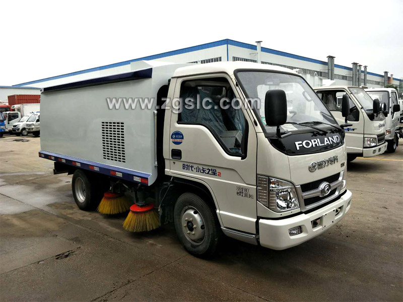 程力集團福田2.5方小型掃路車--功能齊全、小巧靈活