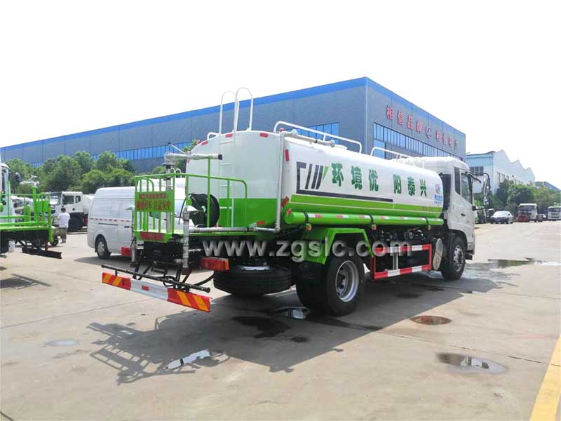 湖北程力專(zhuān)用汽車(chē)有限公司東風(fēng)灑水車(chē)