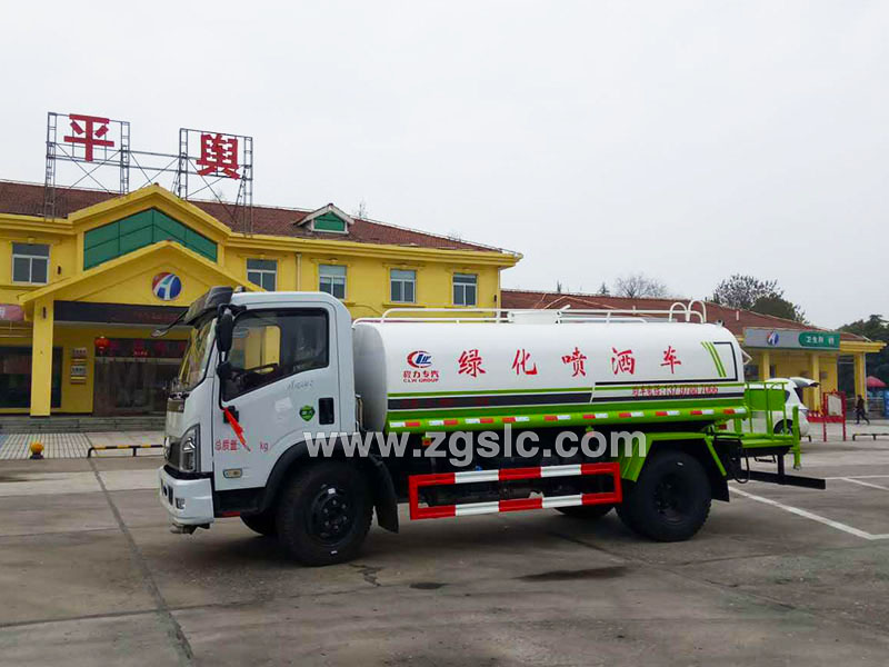 上圖為程力專汽制造綠化噴灑車