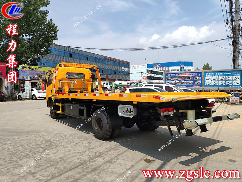 程力專用汽車股份有限公司東風D8清障車.jpg